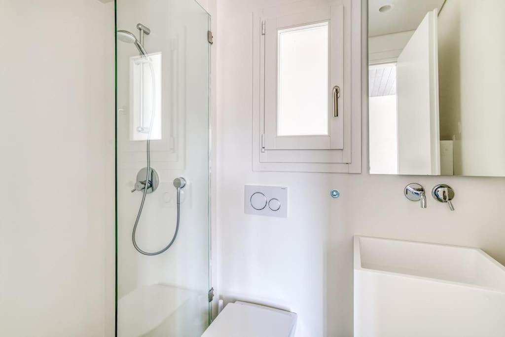 Villa Lampsi - Spacious & Modern Isterni  Экстерьер фото