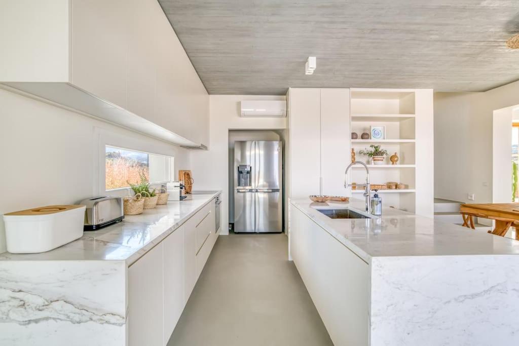 Villa Lampsi - Spacious & Modern Isterni  Экстерьер фото